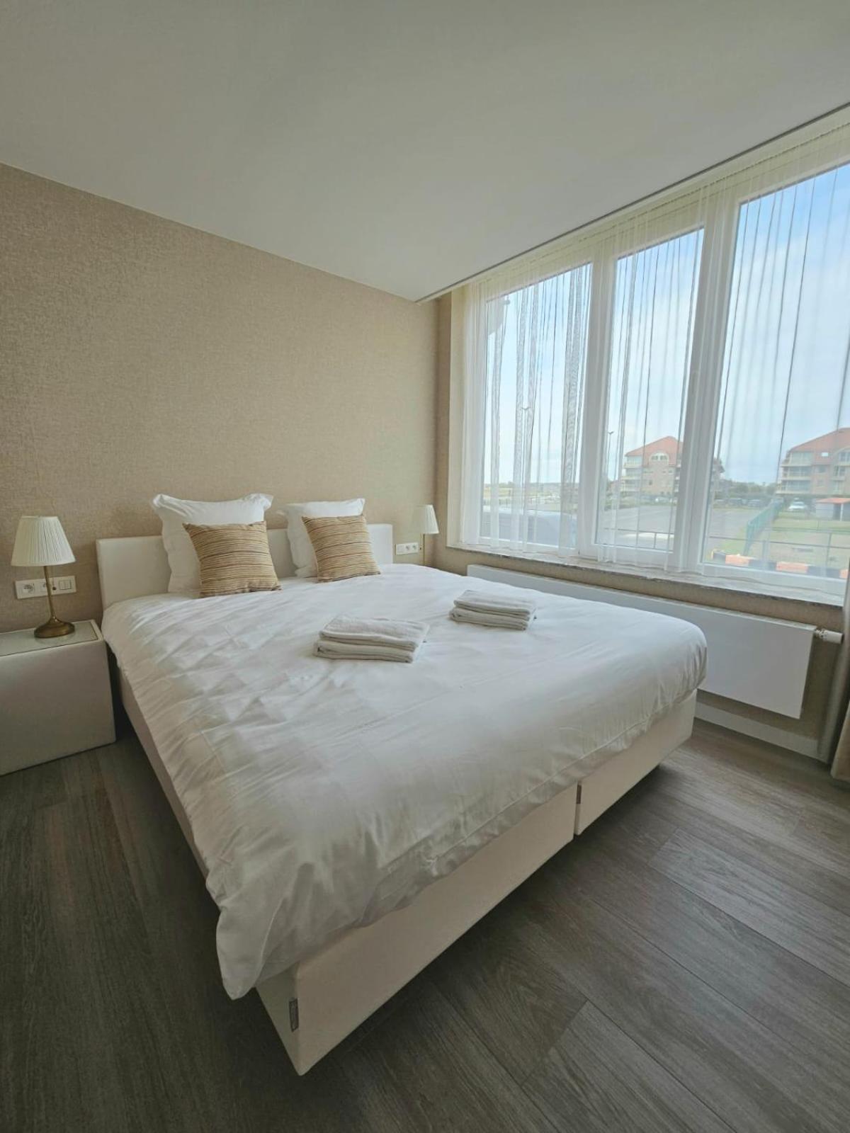 Hotel Acropolis " Op Het Sportiefste Park Van De Kust " Middelkerke Zewnętrze zdjęcie